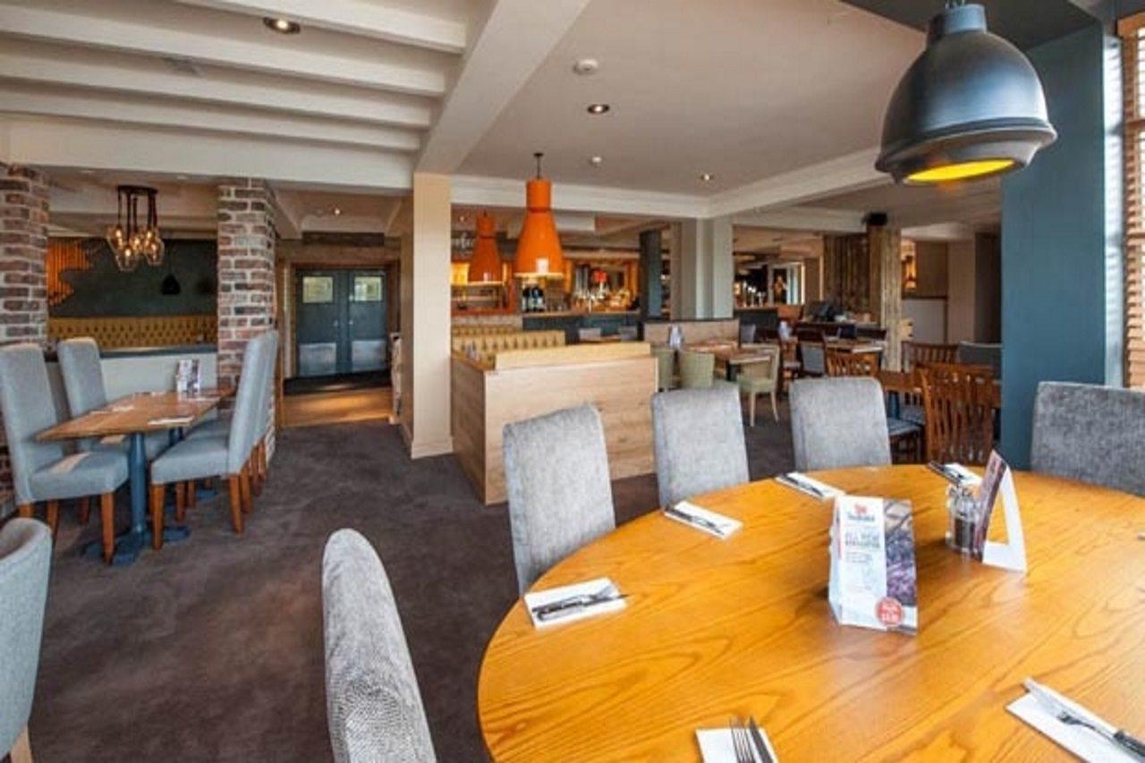 Premier Inn London Ruislip Exterior foto